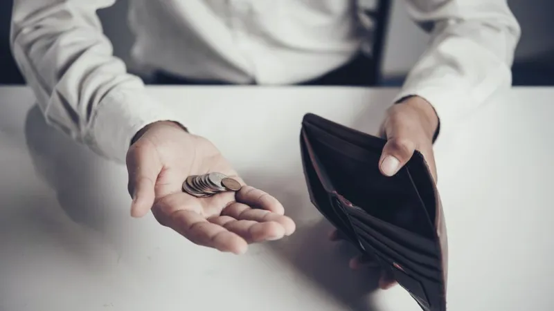 10.000.000.000 € plăteşte anual statul, pe 17 ajutoare sociale. Care sunt județele fruntașe? - Foto:. Freepik/jcomp