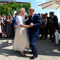 Putin a participat la nunta ministrul austriac de Externe Karin Kneissl în 2018 - Foto: Profimedia Images