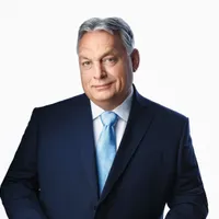 Viktor Orban pune biruri crunte pe benzinari. Ungurii fac plinul în România - Foto: Facebook/Orban Viktor