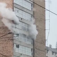 Flăcările au apărut la etajul al șaselea. FOTO: Captură video