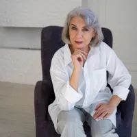 Pensionar la pensie în casă - Foto: Freepik