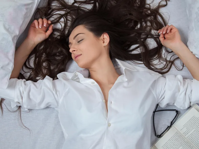 Gestul banal care îți rupe părul în fiecare zi fără să știi. Îl faci după fiecare duș - Foto: Freepik (imagine cu rol ilustrativ)