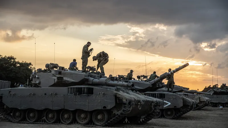 Israelul a pregătit 40.000 de blindate să intre în Gaza - Foto: Profimedia Images