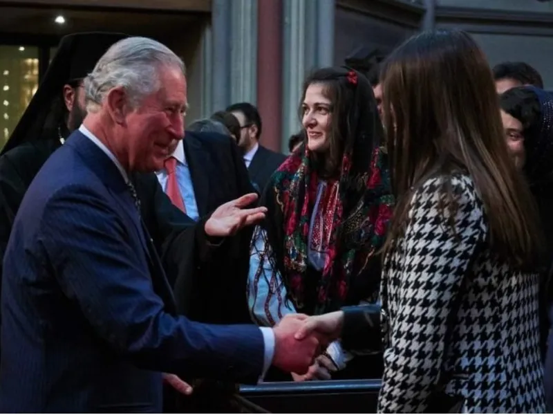 Charles s-a întâlnit cu românii la Londra. Foto NotaBN