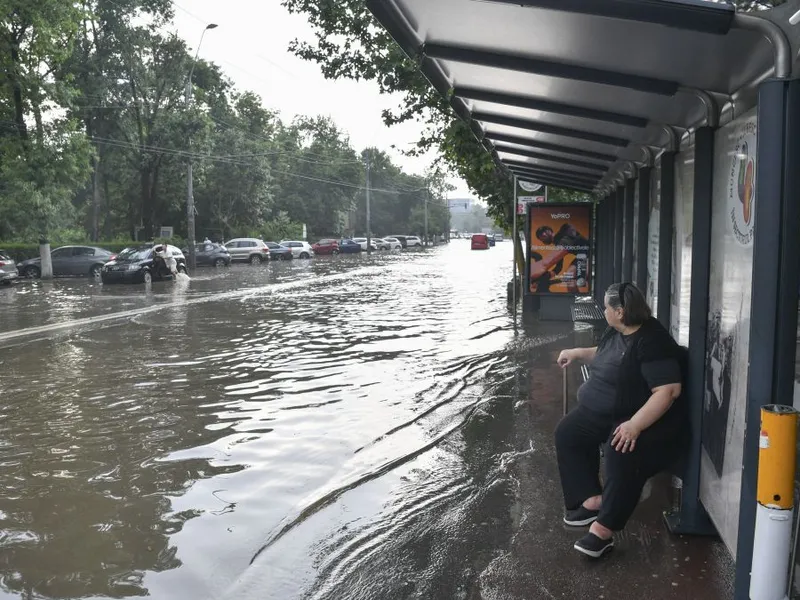 Bucureşti, 9 iunie. Urmările furtunii - Foto: INQUAM PHOTOS/Codrin Unici (Imagine cu caracter ilustrativ)
