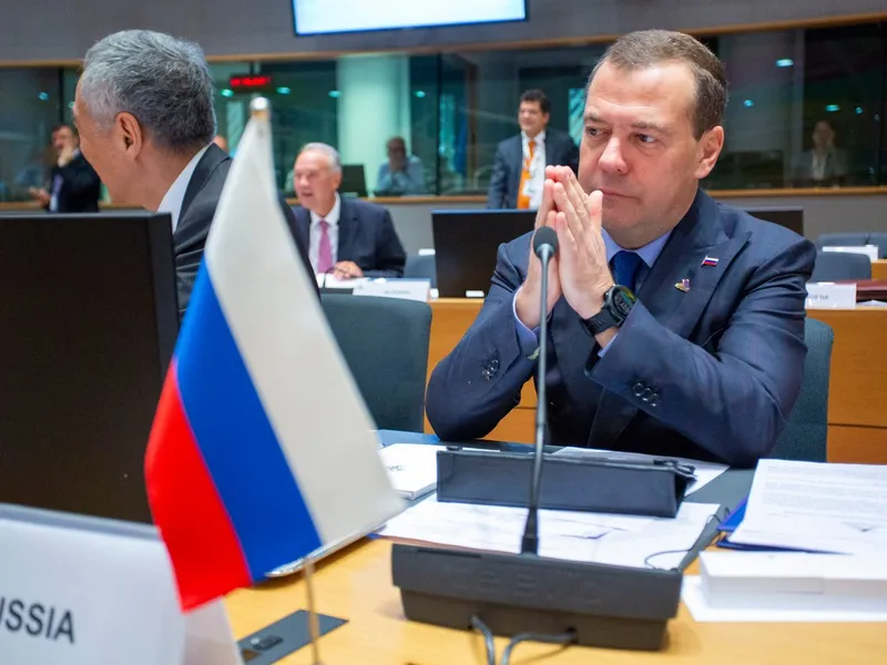 Dimitri Medvedev: Occidentul se apropie de un "război mondial" după prăbușirea rachetei în Polonia - FOTO: Profimedia