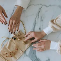 Bijuterii din aur sau falsuri? Cum să verifici dacă o bijuterie este din aur: 7 metode sigure: FOTO - Pexels(imagine cu rol ilustrativ)