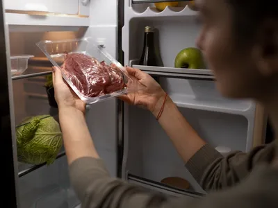 Cât timp poți păstra carnea de porc în frigider. Cum să recunoști dacă s-a stricat și trebuie aruncată - Foto: Freepik (Imagine cu rol ilustrativ)
