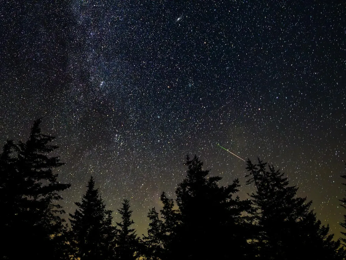 Semnal laser din Spațiu. Astronomii spun că ar fi de la un obiect aflat la 8.000.000.000 de ani lumină de noi