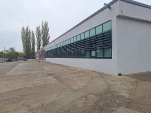 Clădirea în care a funcționat primul Dedeman din Iași se transformă - Foto: ZdI