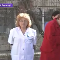 Medicii au protestat în curte. Foto captură Digi24