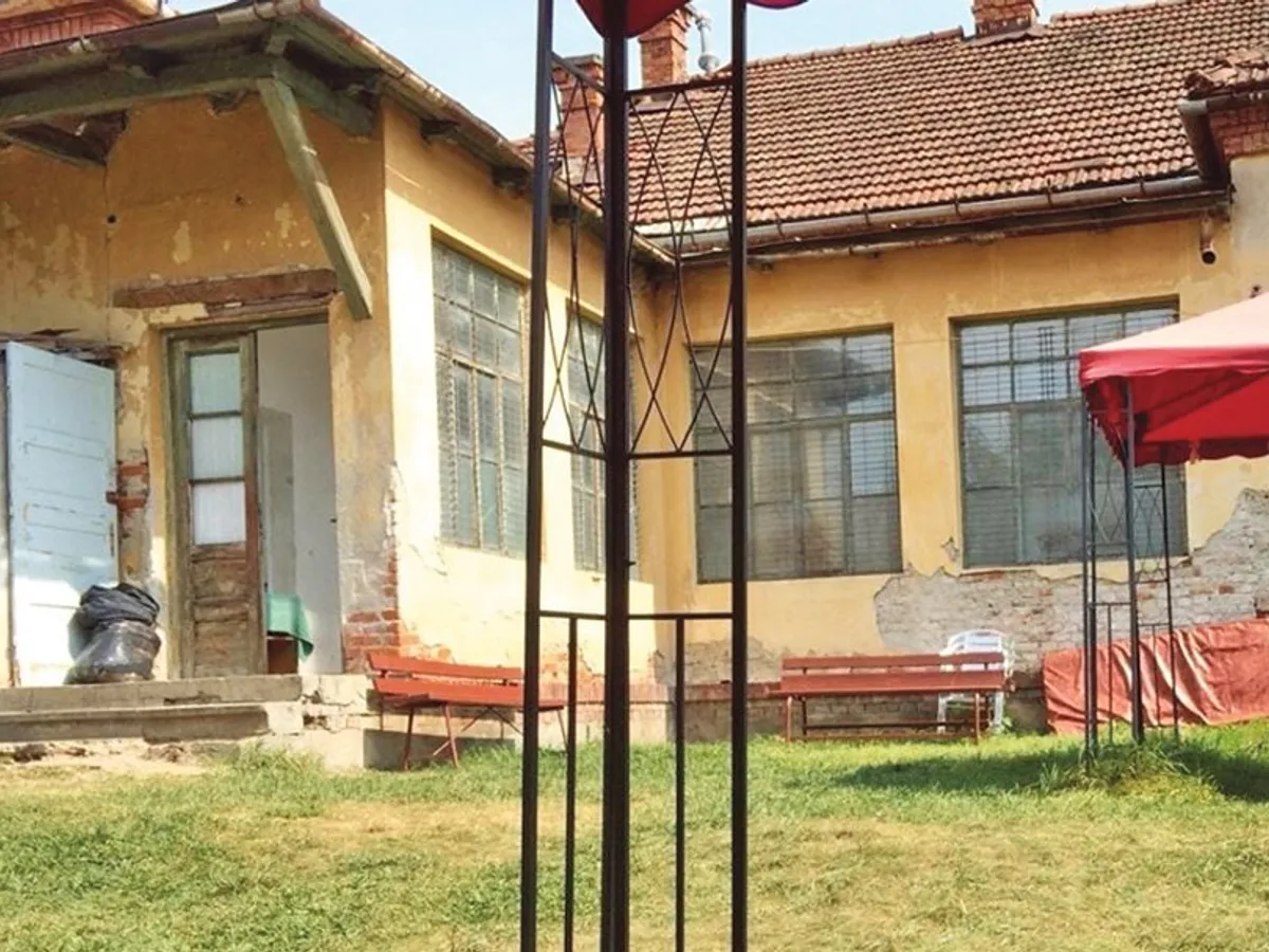 Canalizarea centrului din Sighet se deversa direct pe pământ, în curtea interioară