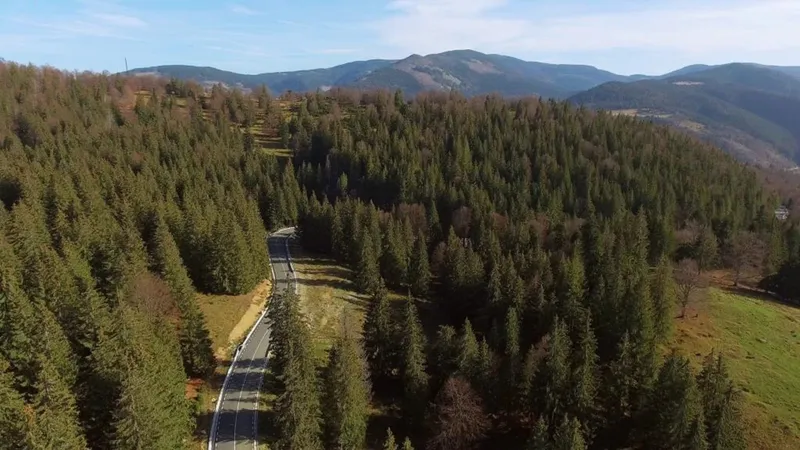 Cum arată una dintre cele mai spectaculoase șosele panoramice din România. 132 mil.lei investiți Foto: stiricluj.ro