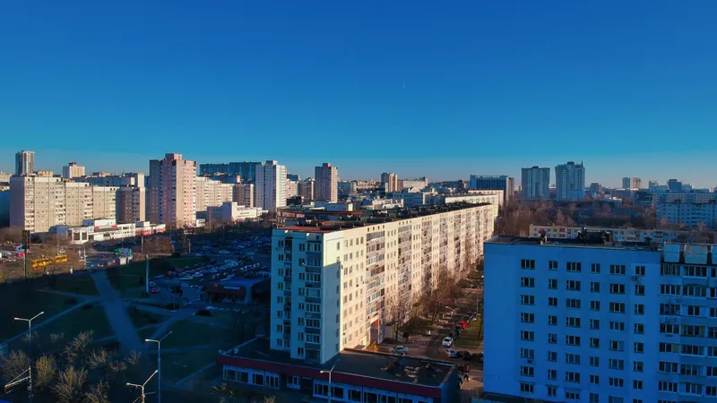 Cine va plăti factură la energie de 900 lei la bloc? În care luni va veni această întreținere? - Foto: Freepik
