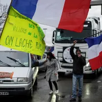 „Convoaiele libertății" franceze se îndreaptă spre Paris/FOTO: Euronews