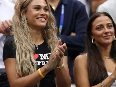 Iubita unui sportiv de TOP a făcut show în tribune la US Open! Tricoul cu mesajul care i-a lăsat pe fani fără replică