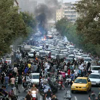 VIDEO Violențe fără margini în Iran. Protestatarii se bat cu mâinile goale pentru libertate - FOTO:Twitter/@officejjsmart