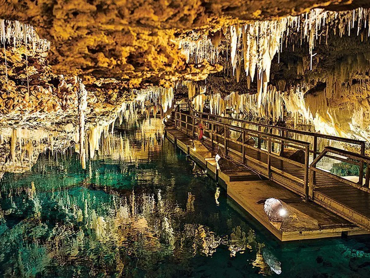 Peșterile de cristal și fantezie - Hamilton Parrish, Bermuda