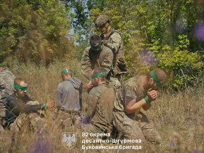 Prizonieri ruși - Foto:  82nd Separate Bukovina Airborne Assault Brigade