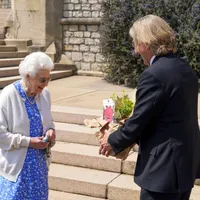 Trandafirul ”Ducele de Edinburgh” i-a fost dăruit reginei. Foto:royalfamilyuk/Facebook
