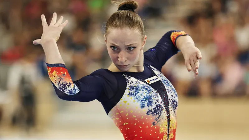 JOCURILE OLIMPICE Anan Măria Bărbosu primește medalia de bronz. Ce s-a întâmplat cu Sabrina Voinea? - Foto: Profimedia Images