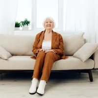 Pensionar așteptând indemnizația - Foto: Freepik