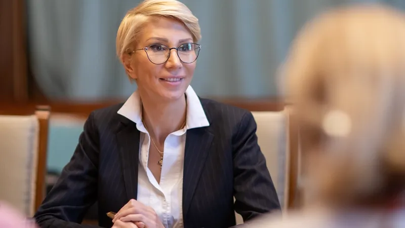Raluca Turcan: Pragul de impozitare a pensiilor se va modifica prin proiectul PNL din Parlament - Foto: Facebook/ Raluca Turcan