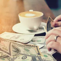 De ce a lăsat un bărbat bacșiș de 10.000 de dolari la restaurant. Nota a costat doar 32 de dolari - Foto: SHUTTERSTOCK / imagine cu caracter ilustrativ