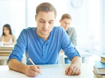 Elevi la examen - Foto: Magnific (rol ilustrativ)