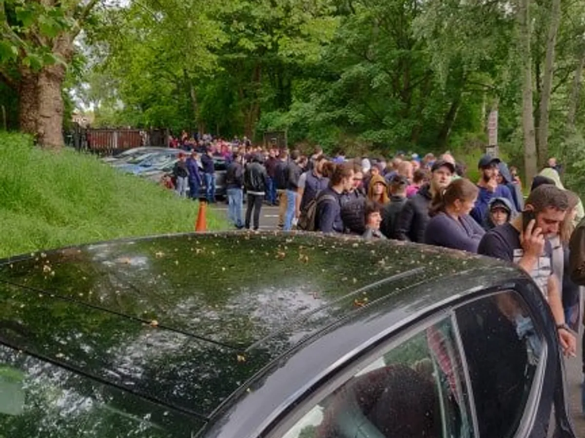 Cozi impresionante la vot în Birmingham. FOTO: Mihail Iordan