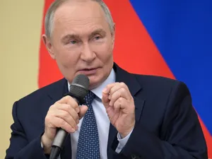 Putin a ironizat decizia autorităților române de a renumăra voturile din primul tur prezidențial