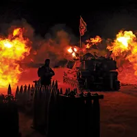 O unitate de artilerie a IDF trage din apropierea graniței cu Gaza, folosind un obuzier autopropulsat, pe 11 decembrie 2023