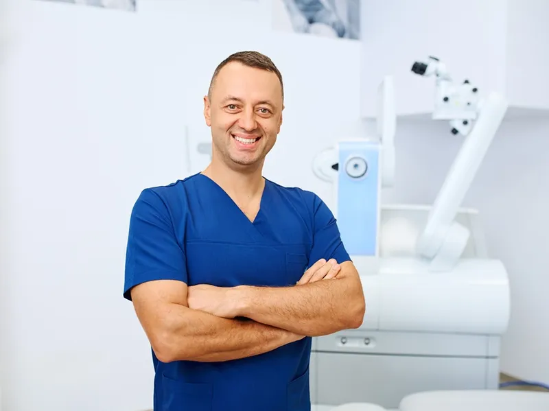 Chirurgul oftalmolog Teodor Holhoș Foto: NWR