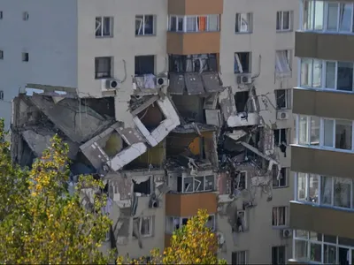 Blocul explodat din Rahova, după sinistru - Foto: INQUAM PHOTOS/Alex Nicodim