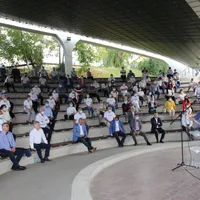 Ciolacu, fără mască, adresându-se unei asistențe din care fac parte bolnavi de COVID / Facebook