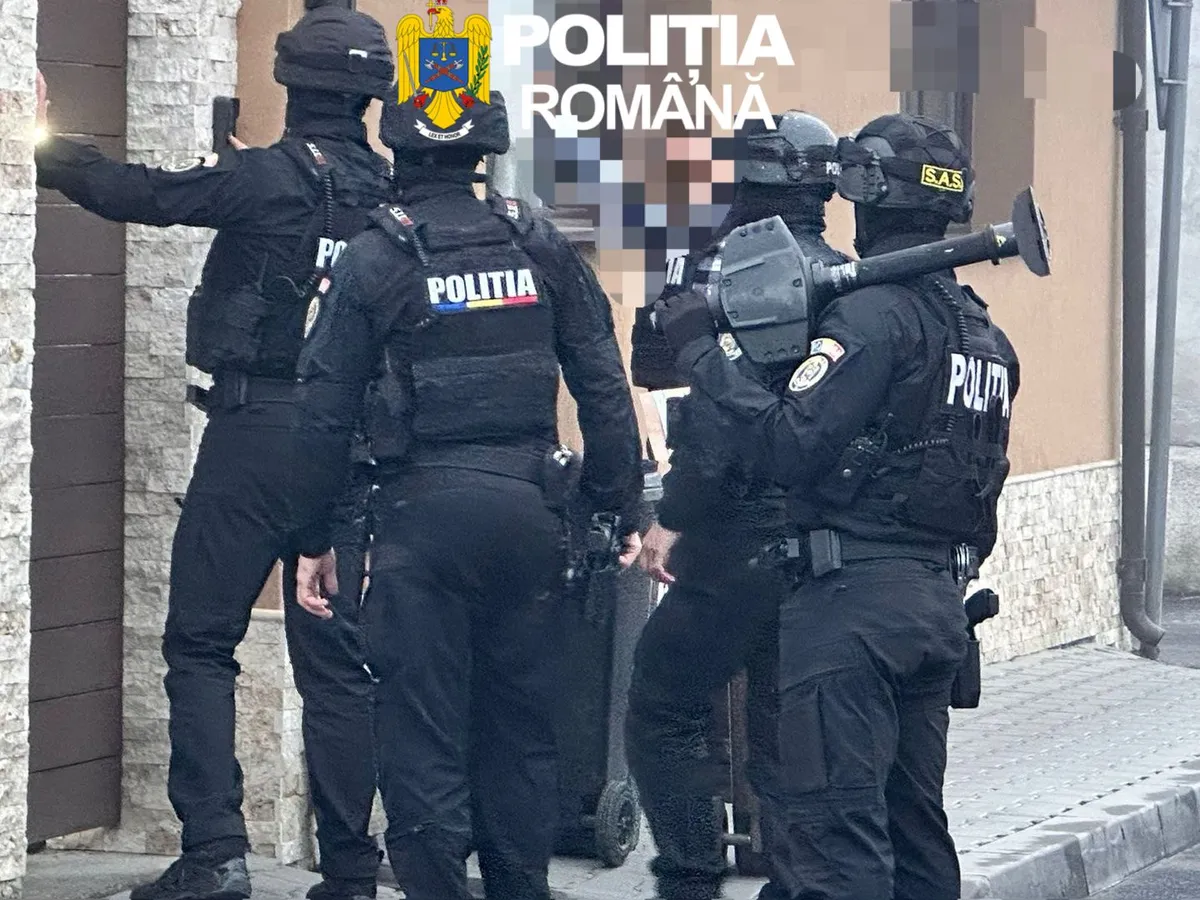 Percheziții - Foto: Poliția Română