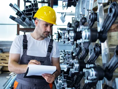 Fabrică - Foto: Freepik (imagine cu rol ilustrativ)