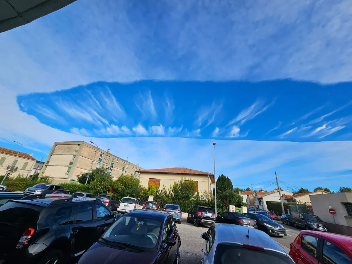 VIDEO Un fenomen unic a apărut în Franța. Cerul s-a despicat și oamenii au rămas muți de uimire