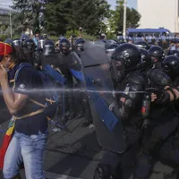 Gendarms used tear gas and pepper sprays. Foto Octav Ganea/Inquam Photos
