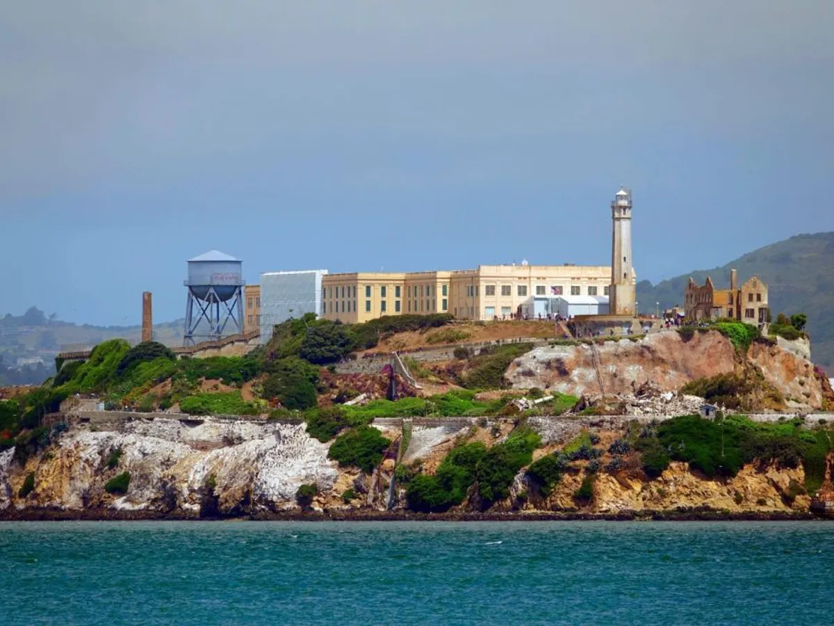 Noul Alcatraz al lui Donald Trump ar putea costa 2.000.000.000 $. Ce opţiuni sunt? - Foto: Profimedia Images