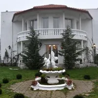 Vila care acoperea clinica de „șamanism”/Foto: Digi24