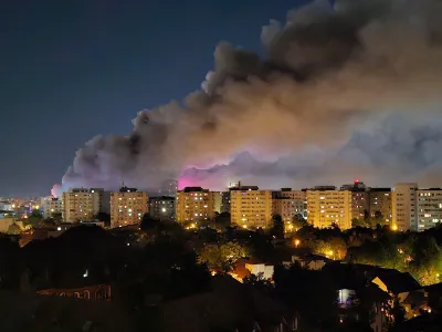 Incendiu platforma Antefrig - Foto: INQUAM PHOTOS / Octav Ganea