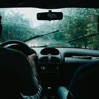 Şoferii care beau apă tonică riscă să rămână fără permisul de conducere. Care este explicația? Foto: Pexels (fotografie cu caracter ilustrativ)