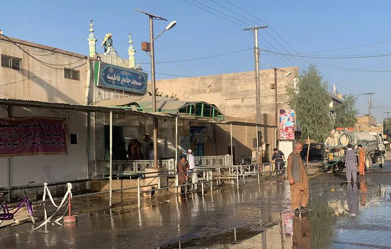 Atac terorist de la o moschee din Kandahar/foto: daily sabah