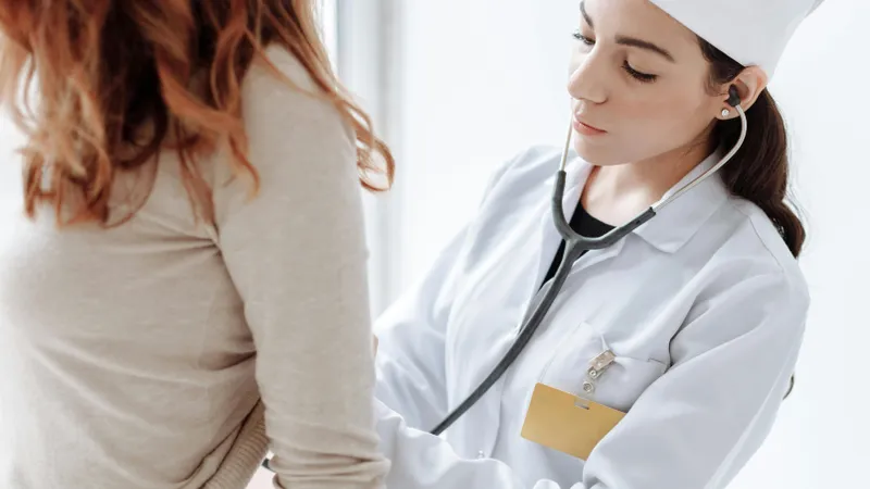 Câți bani primesc românii asigurați la stat pentru concediul medical? Diferă în funcție de boală - Foto: Pexels.com (Imagine cu caracter ilustrativ)