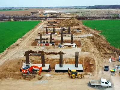 Cum merg lucrările la autostrada chinezească de 80.000.000 € de lângă București - Foto: Facebook / API