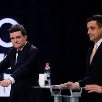 George Simion înjură Franța în direct. Nicușor Dan, doctor în matematică, la 29 ani, la Paris - Foto: INQUAM PHOTOS / Mălina Norocea