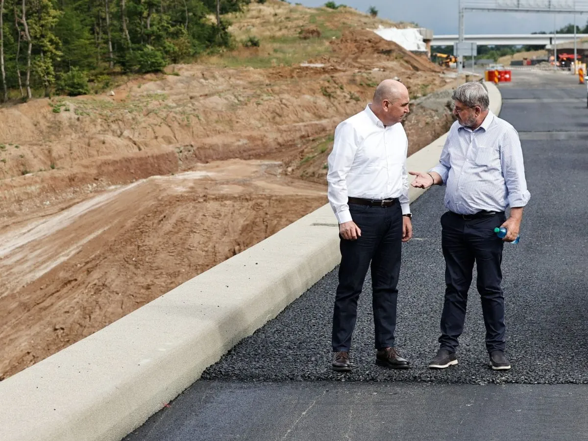 Ilie Bolojan a fost să vadă cum se mai mişcă lucrurile pe şantierul Autostrăzii Transilvania