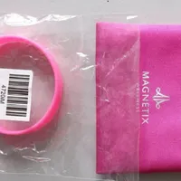 Magnetix Wellness este o brățară pentru copii care emite radiații periculoase Foto: BBC