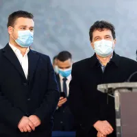 TELEFON Primarii Ciprian Ciucu și Nicușor Dan nu prea comunică, se plânge primul - Foto: INQUAM PHOTOS/ George Călin